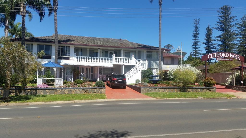 Clifford Park Motor Inn ทูวูมบา ภายนอก รูปภาพ