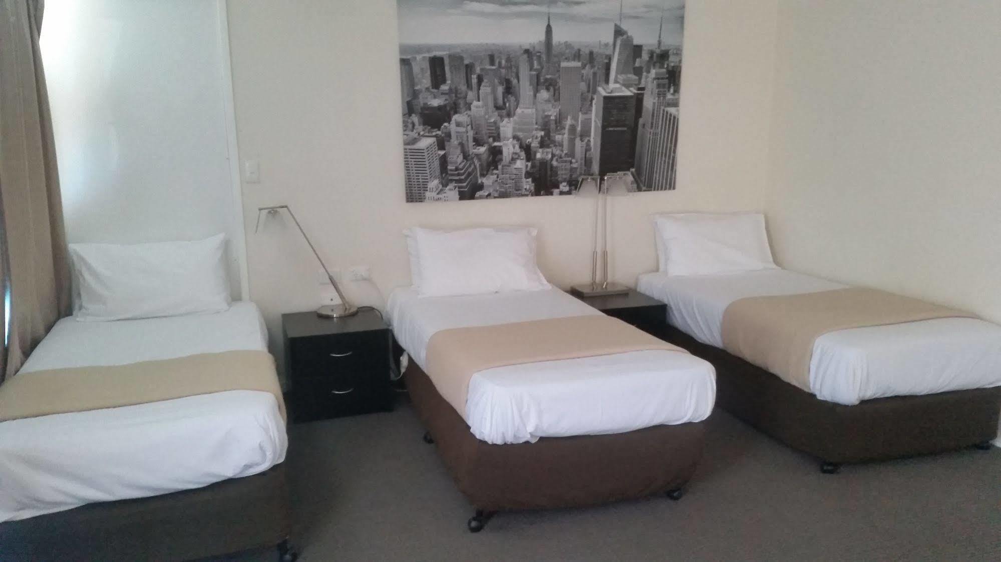 Clifford Park Motor Inn ทูวูมบา ภายนอก รูปภาพ