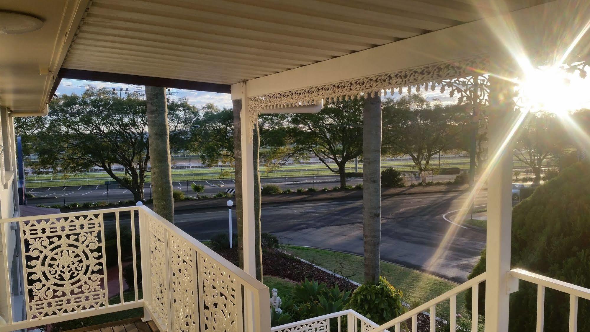 Clifford Park Motor Inn ทูวูมบา ภายนอก รูปภาพ